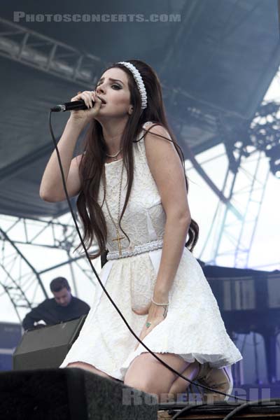 LANA DEL REY - 2012-07-01 - BELFORT - Presqu'ile du Malsaucy - Elizabeth Woolridge Grant